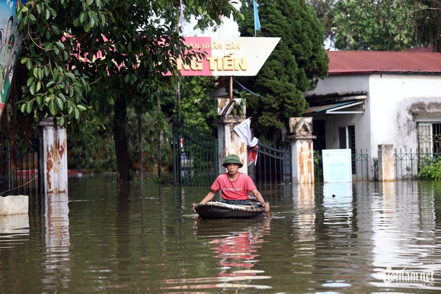 tin-sang-17-9-ha-noi-con-khoang-30-nghin-nguoi-chua-duoc-ve-nha-vi-ngap-lut-nhieu-hoc-sinh-bi-ng-o-d-oc-nghi-uong-tra-sua