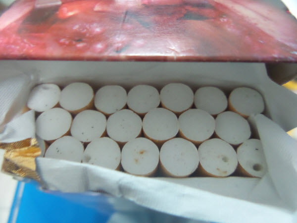 Gói thuốc Khánh Hội có hạn sử dụng đến ngày 7.11 nhưng chưa hết tháng 10 đã bị mốc