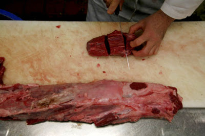 Hướng dẫn cắt thăn nội bò Tenderloin.