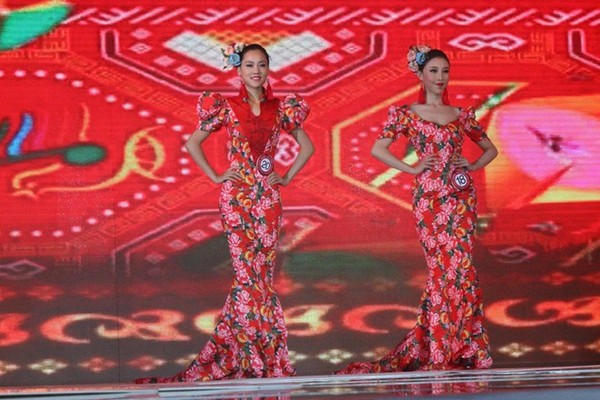Tân Hoa hậu Hoàn cầu Trung Quốc bị chê mặt dài, nhan sắc nhạt nhòa