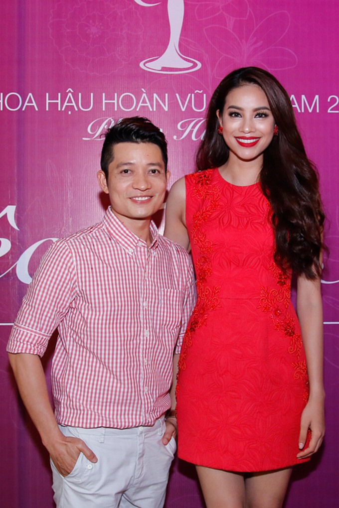 Hoa hậu Phạm Hương bí mật mở tiệc chiêu đãi mối quan hệ đặc biệt