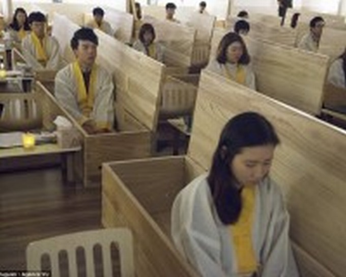 Hàn Quốc tổ chức lớp học chết