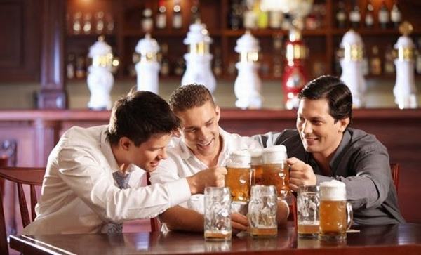 Bí quyết giúp bạn uống rượu bia lâu say, chóng tỉnh